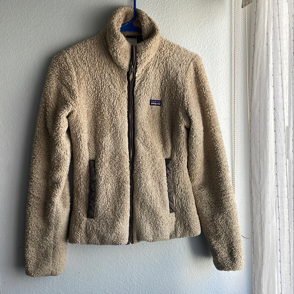 Patagonia women’s Los Lobos jacket in khaki small